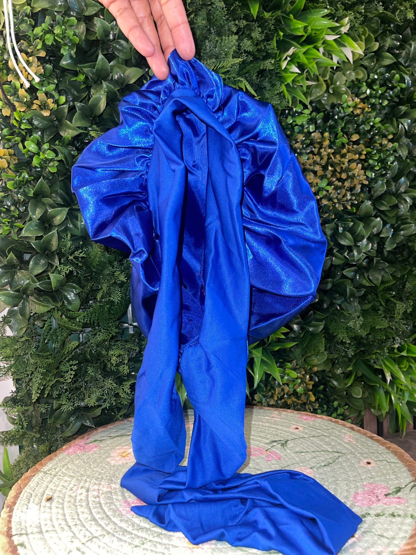 Eccentric Glow Bonnet - Luxe Satijnen Bonnet met Linten